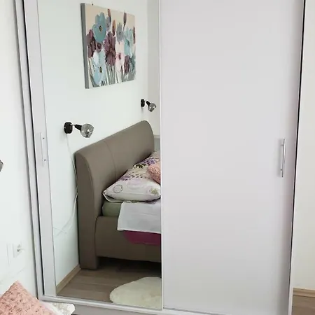 Pjero Apartment *